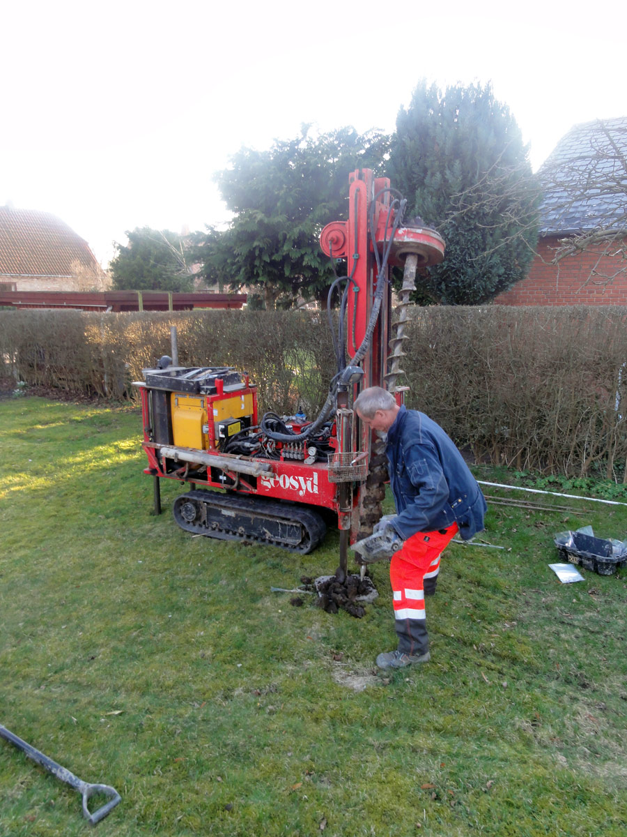 02_2012-03-22-18-32-13_04770 02_2012-03-22-18-32-13_04770