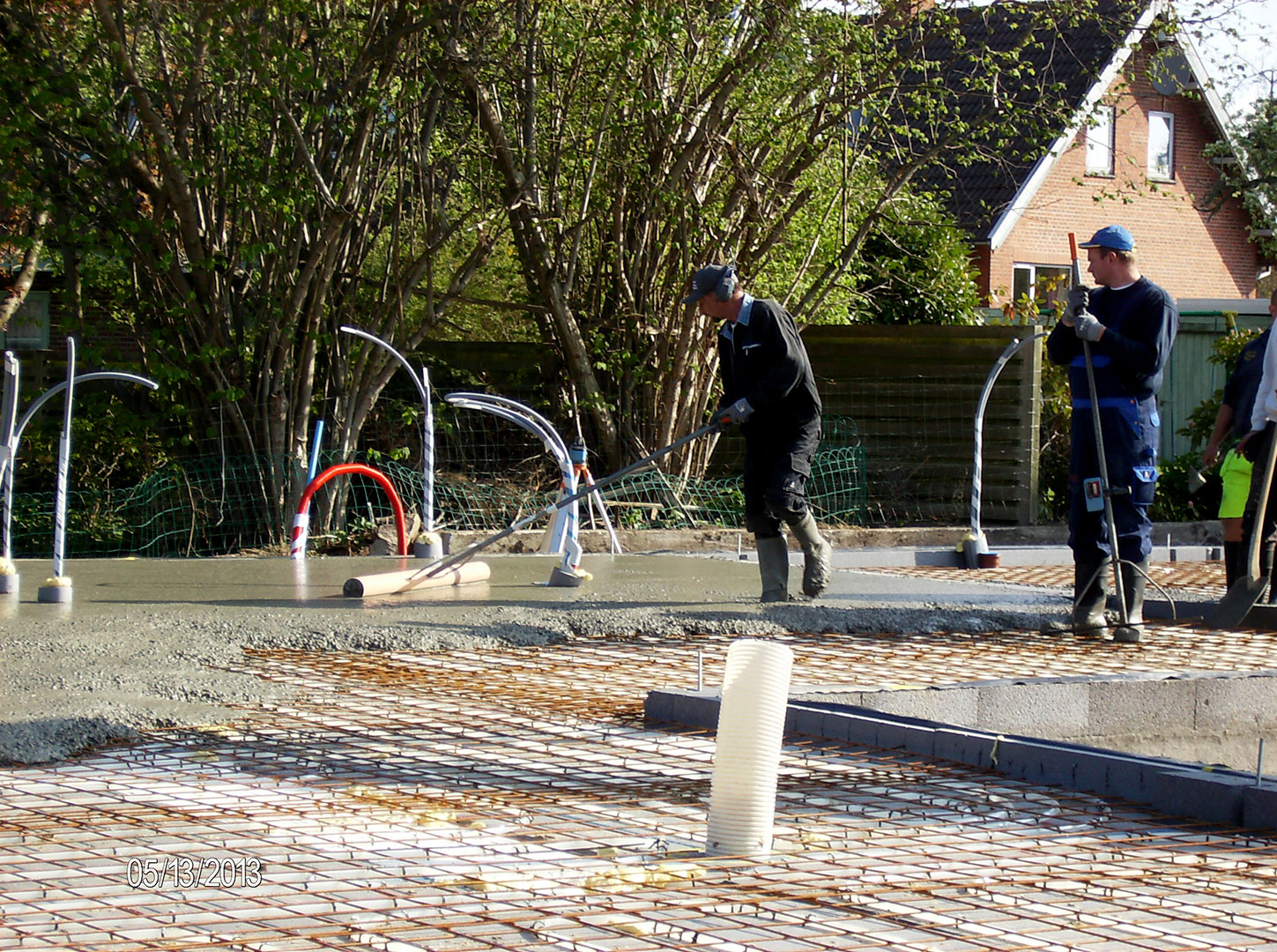 2013-05-13_07-42-28_2487 2013-05-13_07-42-28_2487