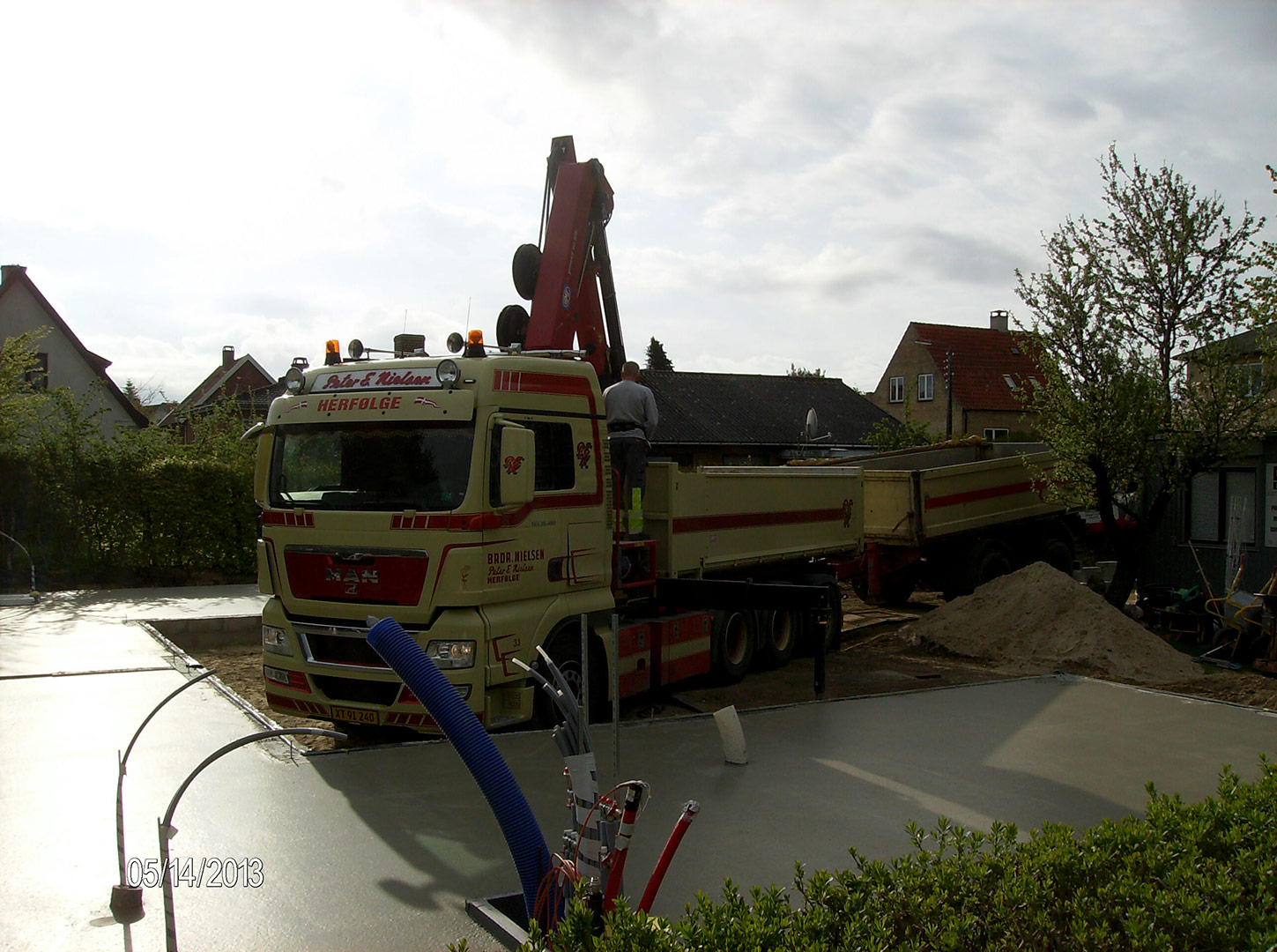 2013-05-14_06-59-37_2493 2013-05-14_06-59-37_2493