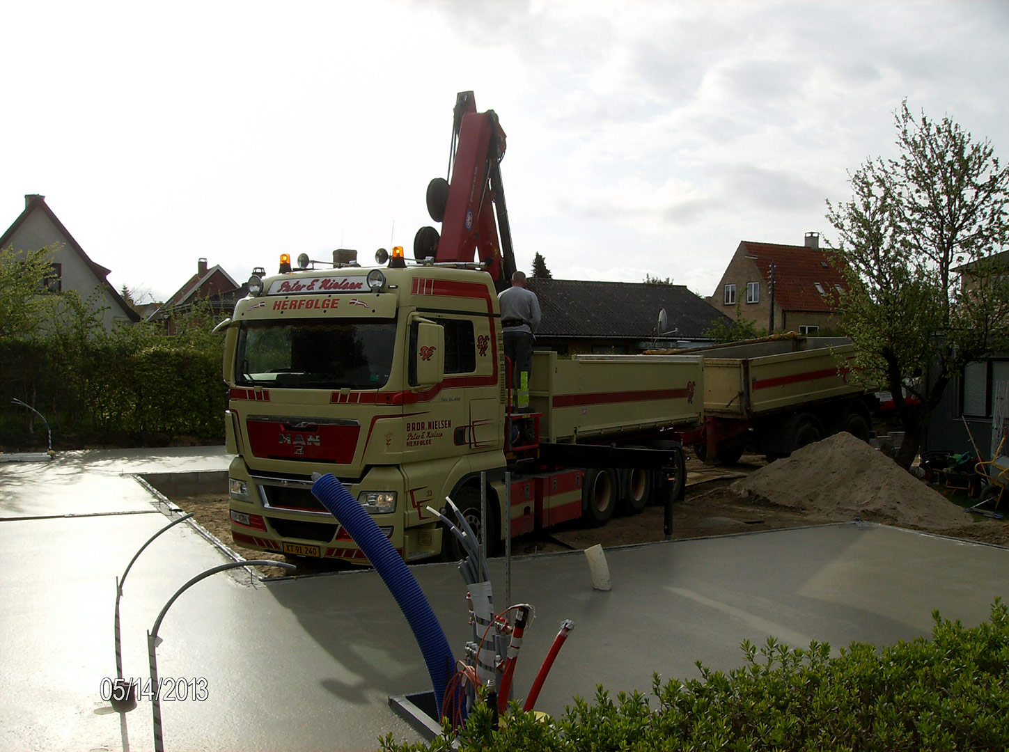 2013-05-14_06-59-41_2494 2013-05-14_06-59-41_2494