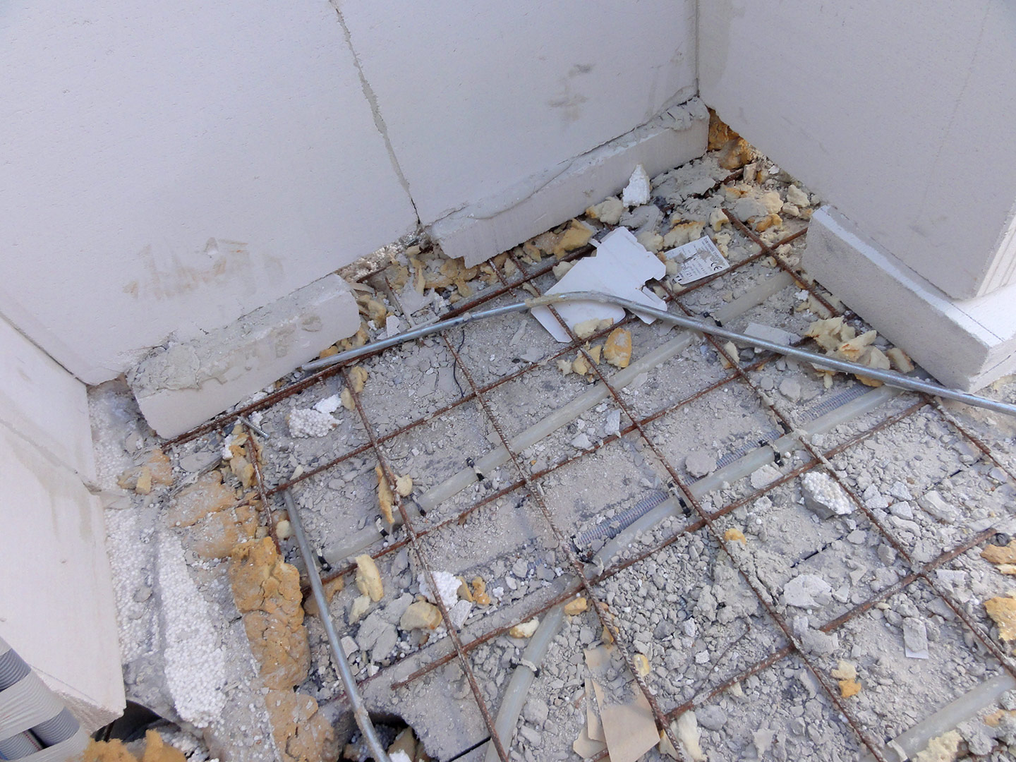 2013-06-03-19-44-04_08074 2013-06-03-19-44-04_08074